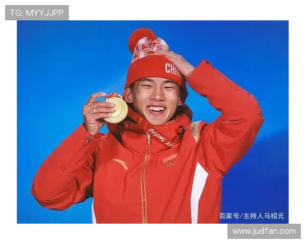 苏翊鸣三跳全高分摘金惊艳震撼